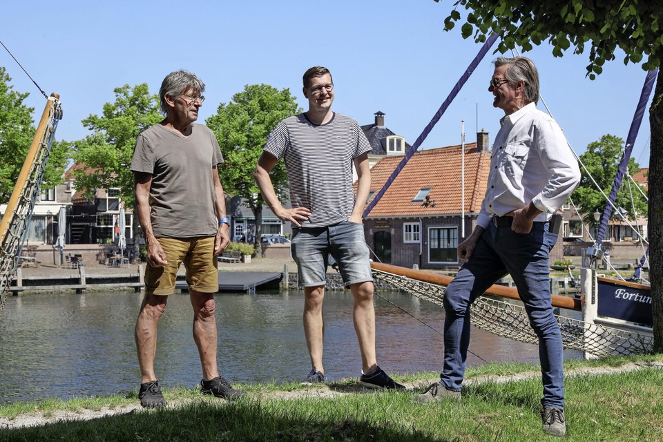 Siem Zeilemaker (PWF), Tom Beuker (PvdA) en Cees Neefjes (PW2010) slaan de handen ineen en gaan samen verder in een nieuwe partij.