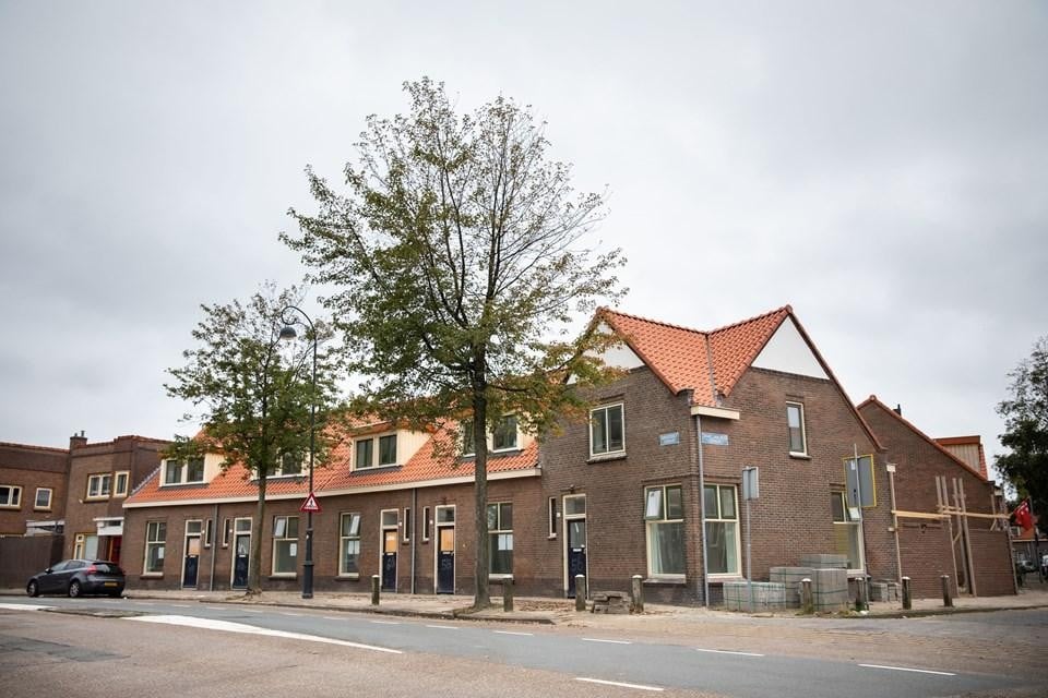 Bavodorp is gebouwd tussen 1917 en 1920 en Ymere renoveert er de komende jaren ongeveer 250 huizen. Alle woningen krijgen een nieuwe fundering en worden aan de buitenzijde vernieuwd.