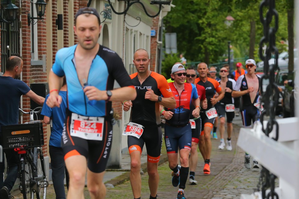 Deelnemers aan de Ironman in Hoorn.
