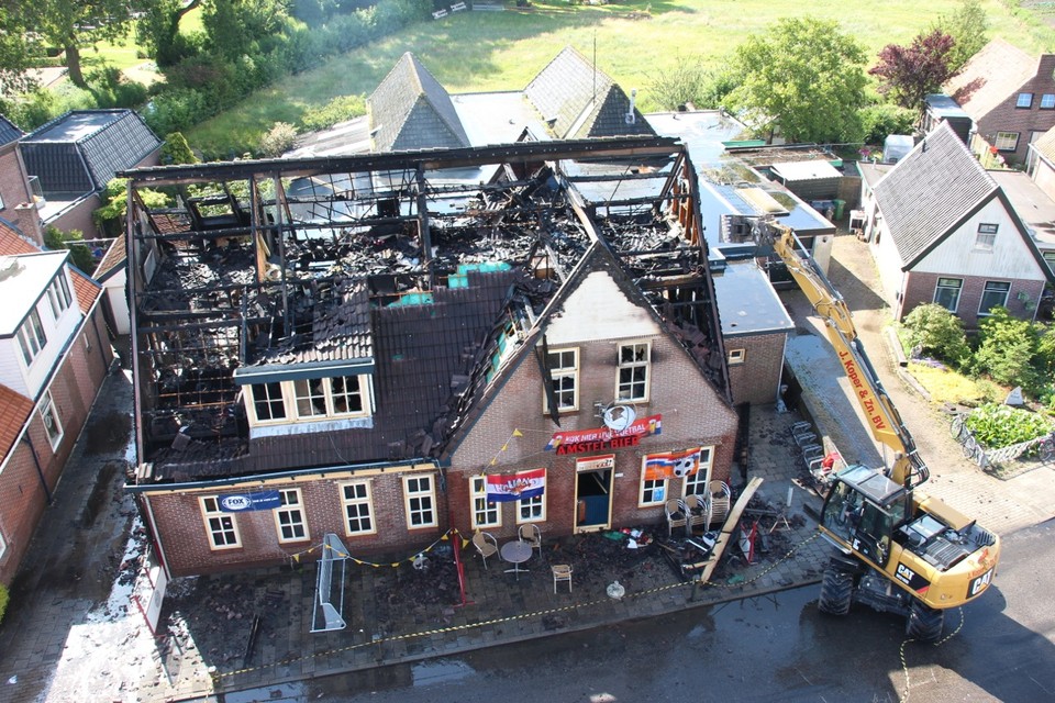 Grote brand legt Café de Bierkaai in as. Foto: DNP.NU/Stefan Pennekamp