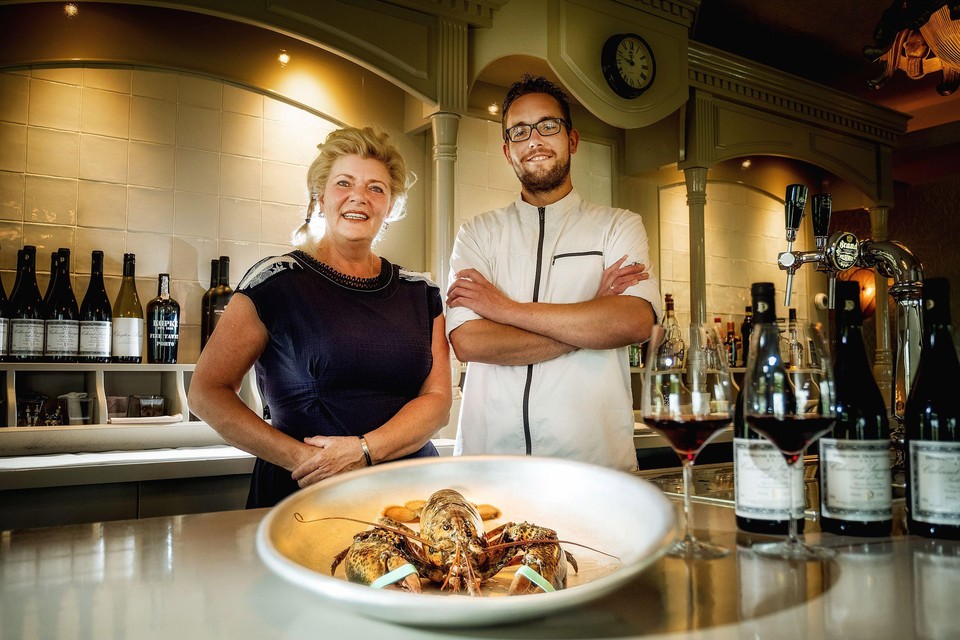 Chef-kok Danny van Zweeden en gastvrouw Gepke Bechthold.