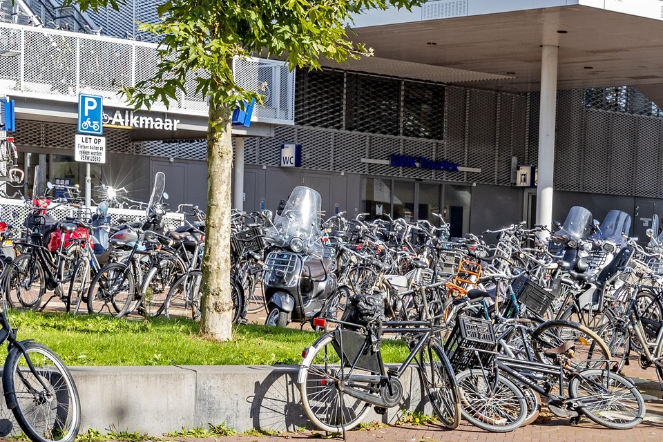 Het treinstation is volgens de politie een populaire plek voor dieven om een fiets te pikken.