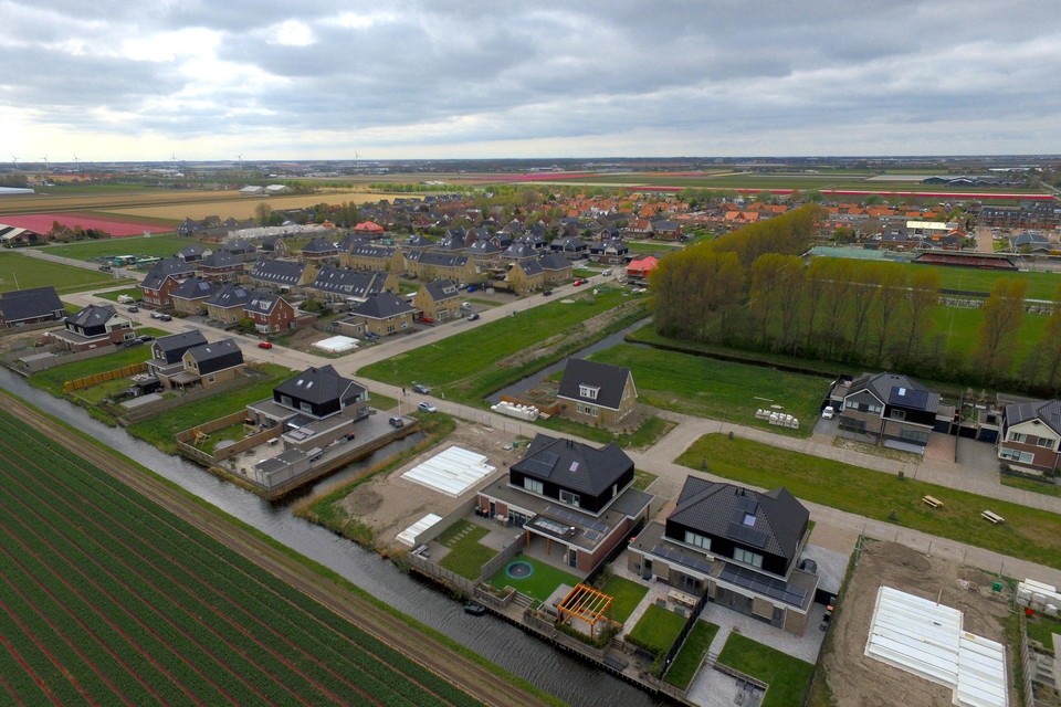 Wijk De Groenhof in Breezand. Op de open stukken komen nog 44 woningen.