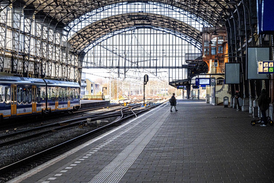 Vanaf station Haarlem vertrekken er binnenkort zes dagen lang geen treinen richting Leiden.