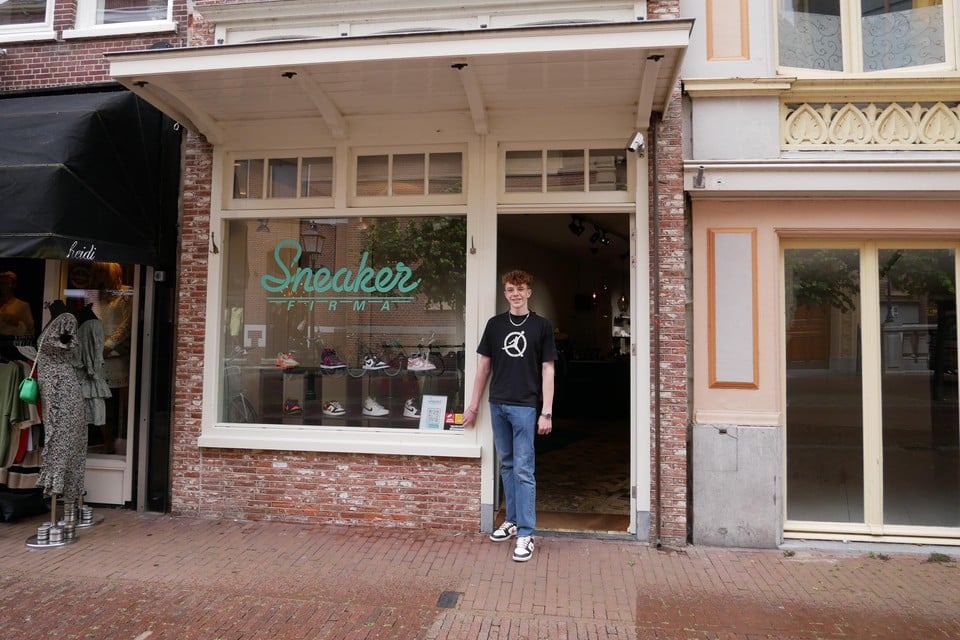 Jo da afrikansk pakke Justin is pas 17 en heeft al zijn eigen winkel voor exclusieve sneakers in  Hoorn | Noordhollandsdagblad
