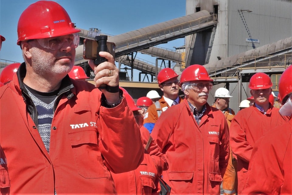 Bart Vuijk op bezoek bij Tata Steel.