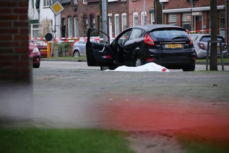 Alexander Gilles werd in de Troelstralaan in Zaandam doodgeschoten.
