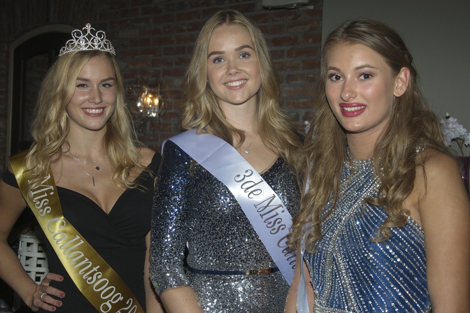 Miss Callantsoog 2018 Sofie Witteveen (links) met naast haar Simone Oud (3e plaats) en Ilse van de Haar (2e plaats).
