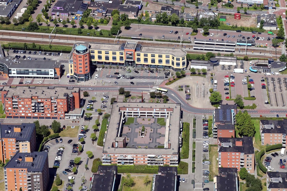 Luchtfoto van het stationsgebied Heerhugowaard.