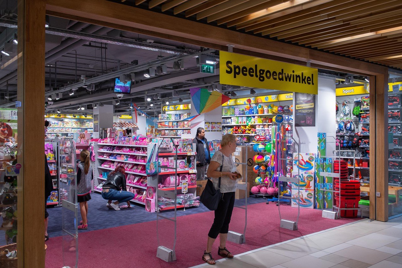 Renovatie Tomaat invoeren Speelgoedwinkel Cruijff in Purmerend verwacht mooie toekomst onder paraplu  van Euretco | Noordhollandsdagblad