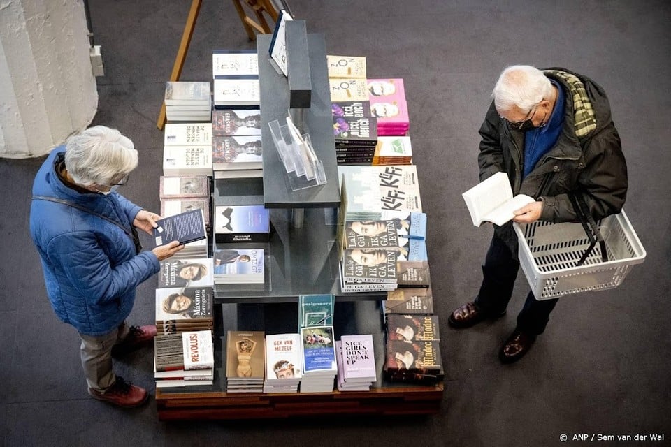 spons Of later uitgebreid Ruim 43 miljoen boeken verkocht; online in lift, krimp bij papier |  Noordhollandsdagblad