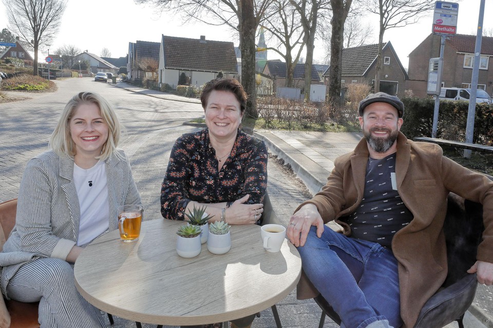 Het bestuur van Struinen Tuitjenhorn; Nikki Goesinne, Anita Hoorn en Bernd Gerats.