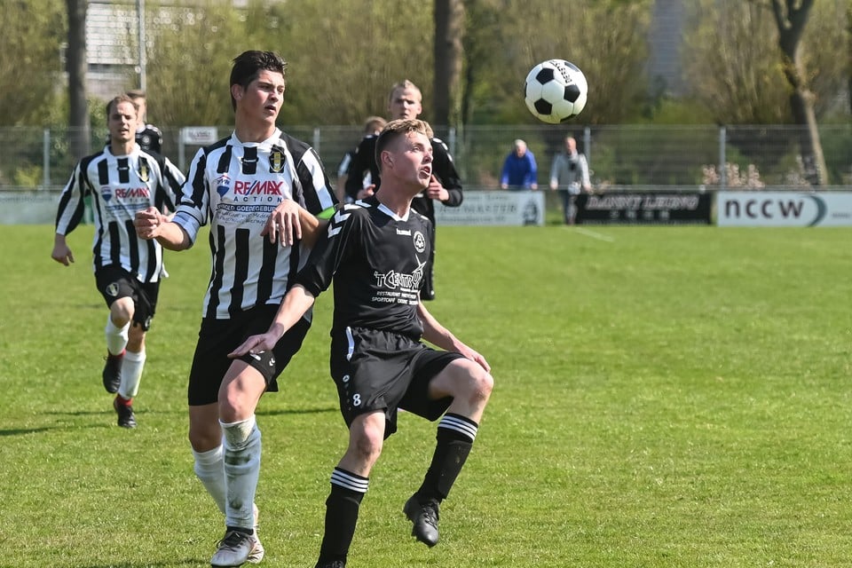 FC Medmeblik speelde vorig seizoen nog tegen DWB. Nu is het de enige West-Friese ploeg in de 4e klasse A