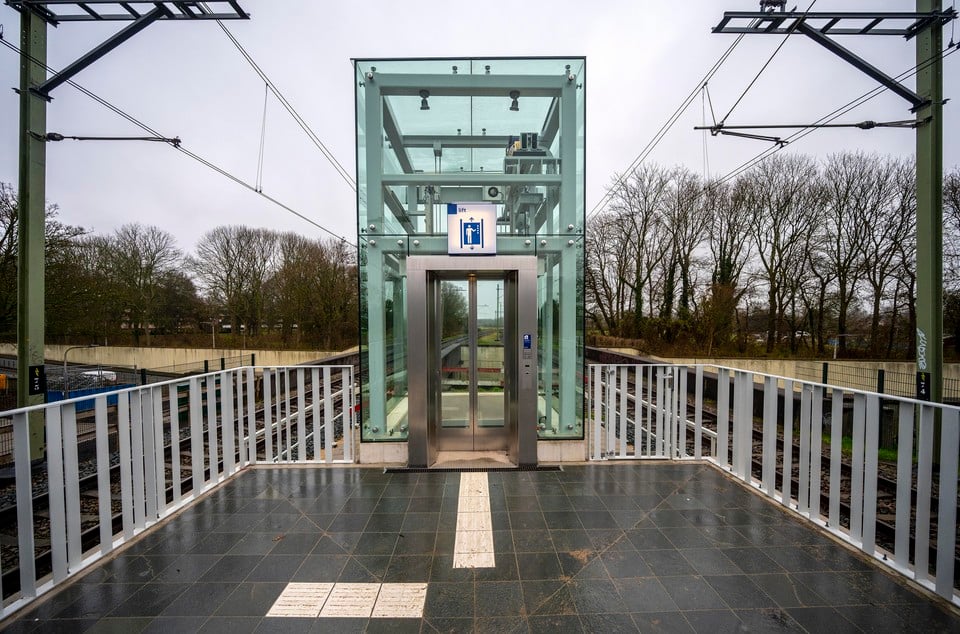 De liften bij station Driehuis zijn de grootste toevoeging bij de verbouwing.