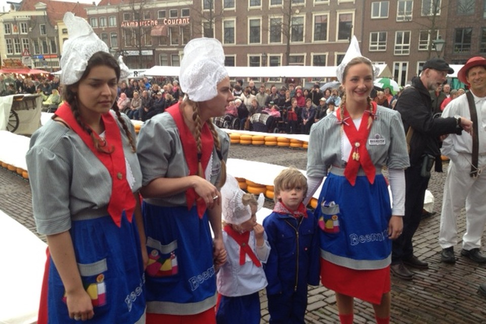 Kaasmarkt geopend door Simone van der Vlugt. Foto: DNP.NU/ Joost van der Leden
