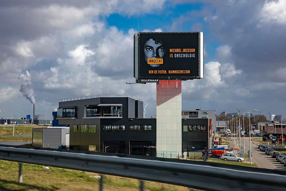Het reclamebord langs de A5 bij Amsterdam.