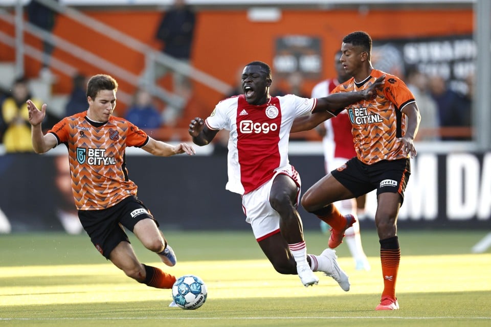 Brian Brobbey - hier in actie tijdens de competitiewedstrijd Volendam-Ajax afgelopen oktober - maakte vlak voor tijd de winnende treffer voor de Amsterdammers.