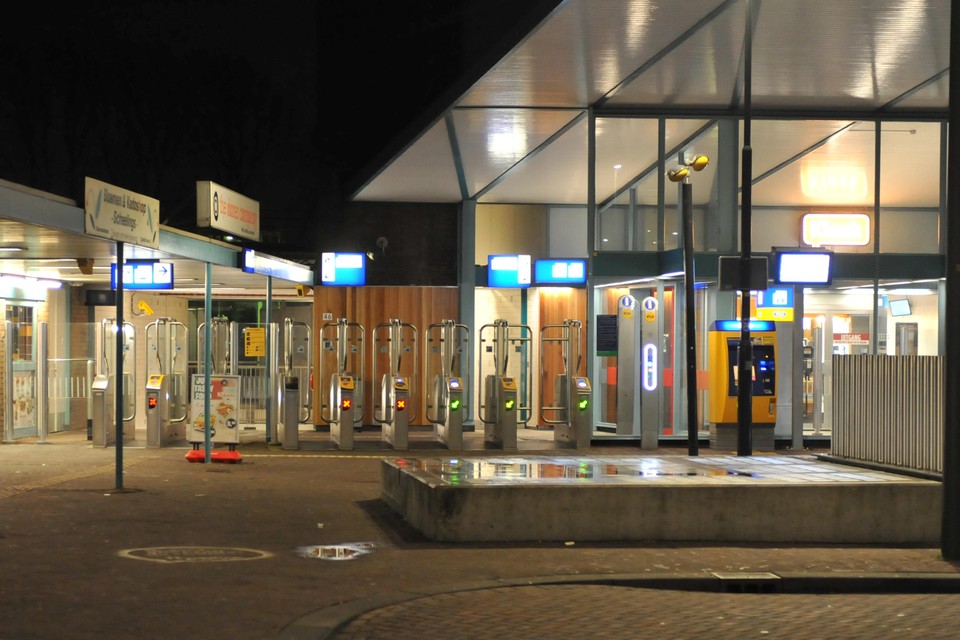 De ingang van station Beverwijk.