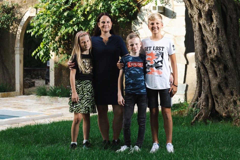 Annemiek van der Blom mocht met haar kinderen naar Corfu. ,,Helemaal geweldig.”