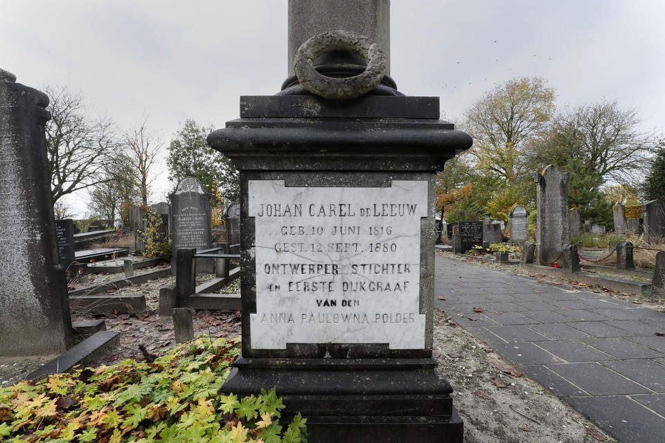 Het graf van Johan Carel de Leeuw in Anna Paulowna.