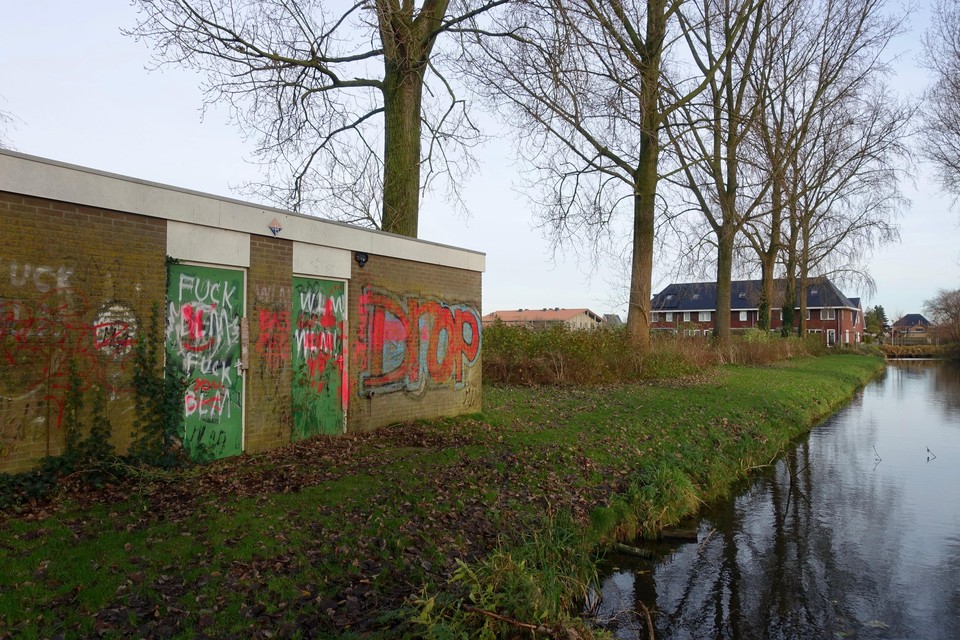 Ingeklemd tussen de Kistenmakerstraat (achtergrond), De Beldersweg en de Julianastraat is plek voor 80 woningen.