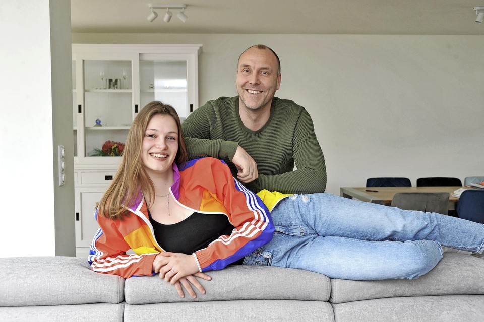 Britt en Ivar van den Dobbelsteen: ,,Het helpt dat veel meiden met (Jong) Oranje trainen. Zo trekken we elkaar naar een hoger niveau toe.’’