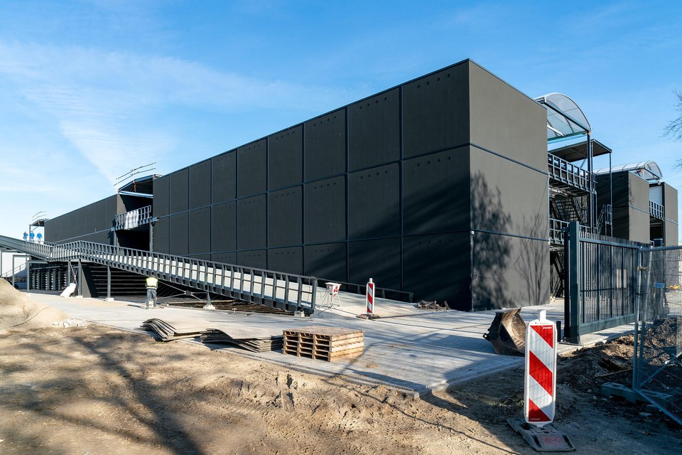 Het nieuwe gebouw van opslagbedrijf Multiparken aan Jame Wattstraat in Heerhugowaard telt 10.000 vierkante meter opslagruimte, verdeeld over 265 units die allemaal al verkocht zijn.