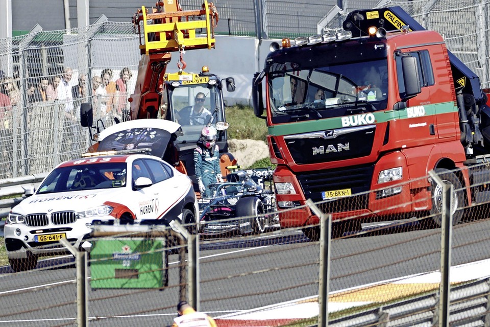 Sebastian Vettel (Aston Martin) gecrasht tijdens de eerste vrije training op het circuit van Zandvoort.