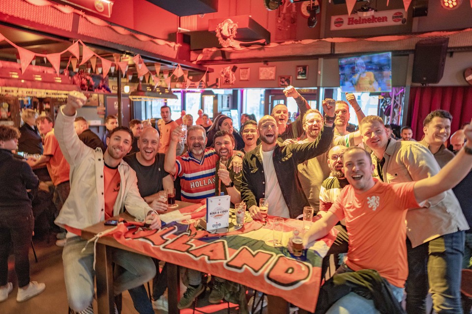 Uitstekend Niet modieus Meander Oranje versiering kan nog even blijven hangen. Nederland maakt zich op voor  de kwartfinale | Noordhollandsdagblad