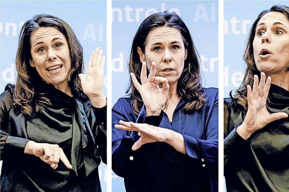 Irma Sluis werd door de coronapersconferenties het boegbeeld van gebarentaal in Nederland.
