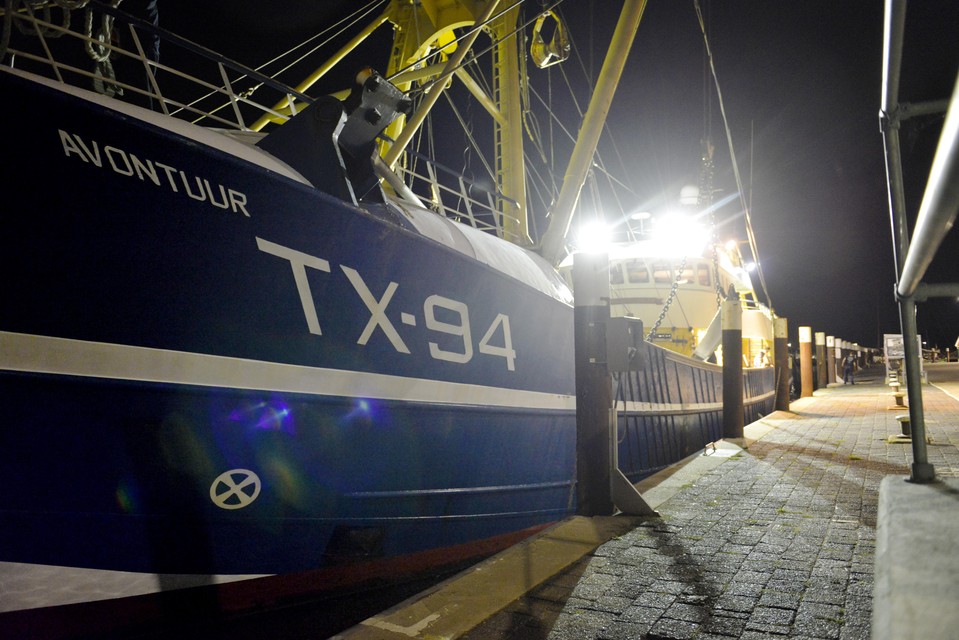 De kade in Oudeschild is de laatste rustplaats van de TX 94 voordat het schip naar de sloop gaat.