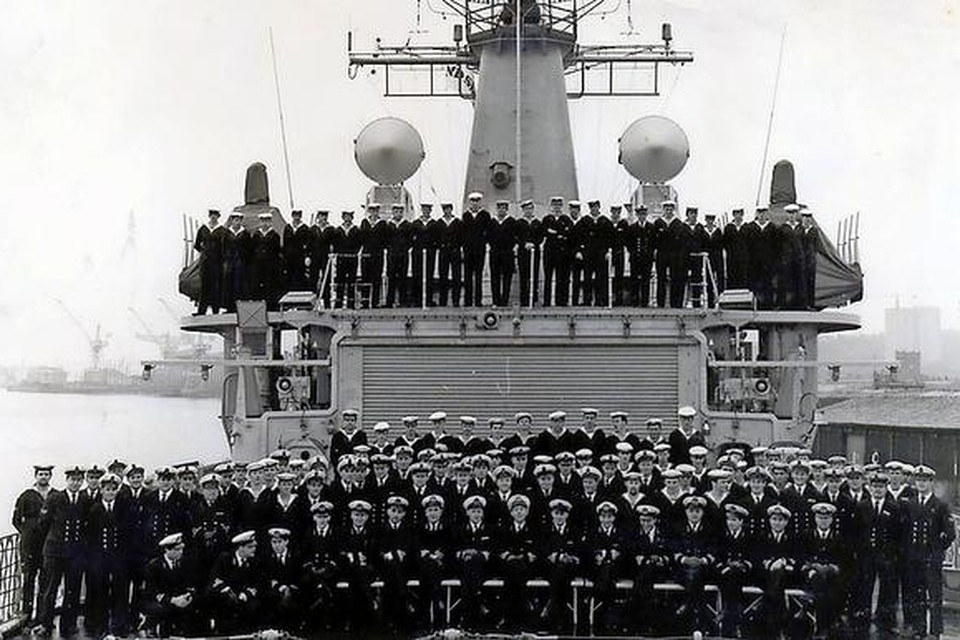 De bemanning van de Isaac Sweers in 1969.