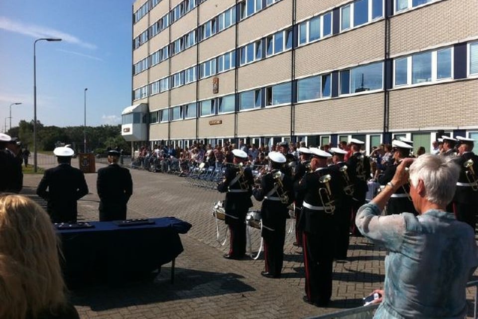 Ceremonieel bij de binnenkomst van de bemanning van de Haarlem