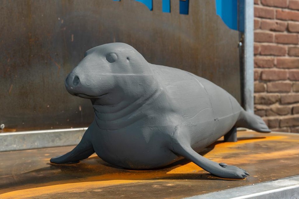 De zeehond is vervaardigd volgens een 3D-ontwerp en gevuld met cement.