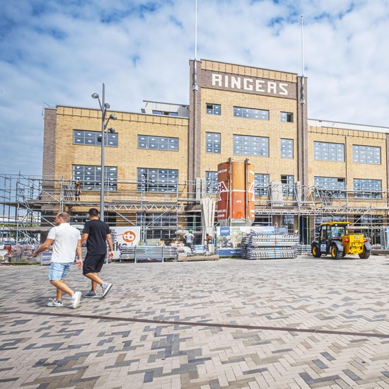 Ordelijk Ieder Grommen Steigers afgebroken, vernieuwde Ringersfabriek beetje voor beetje  teruggeven aan Alkmaar | Noordhollandsdagblad