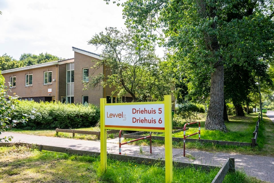 De opvanglocatie van Levvel 5 in Driehuis verdwijnt. Velsen gaat zich inzetten voor het behoud van een ’brede maatschappelijke functie’ op die plek.