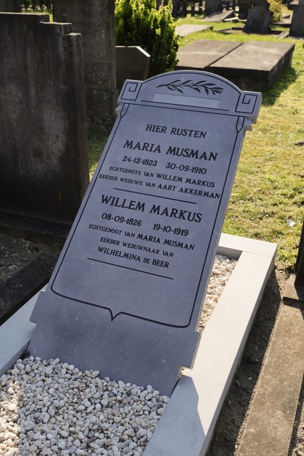 Het graf van Maria Musman en Willem Markus.