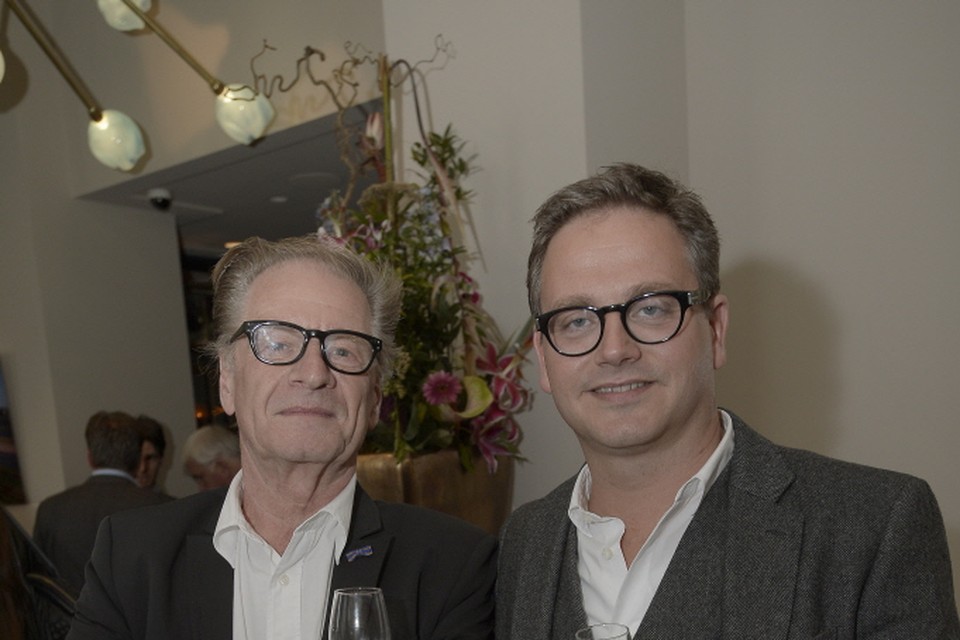 Hans Dulfer en Guus Meeuwis, een oude en nieuwe jeneverambassadeur. Foto Ella Tilgenkamp