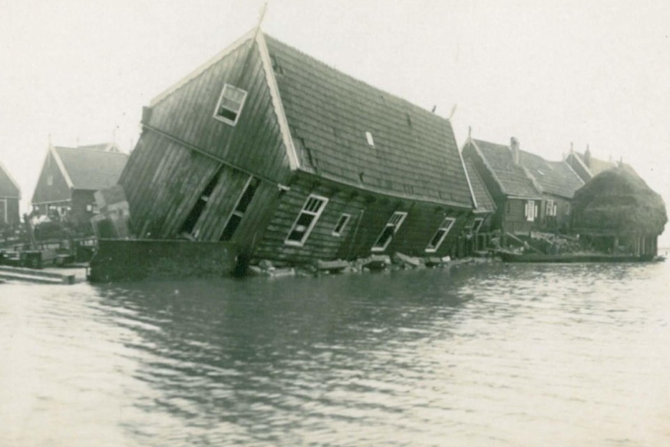 De overstroming van 1916 richtte enorme schade aan op Marken.