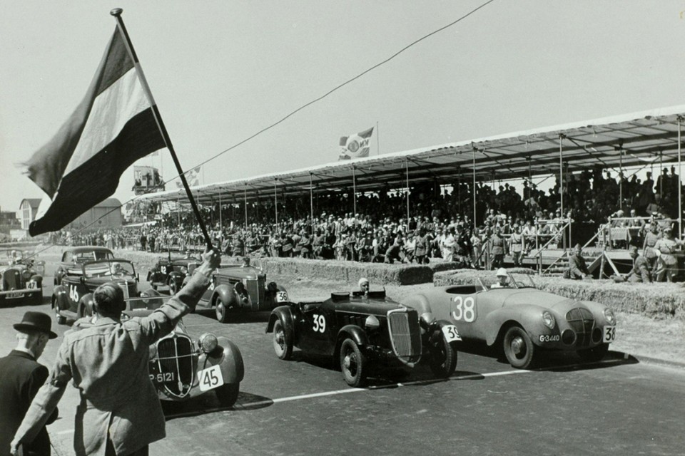 De start van de eerste race anno 1939. Foto collectie Genootschap Oud Zandvoort