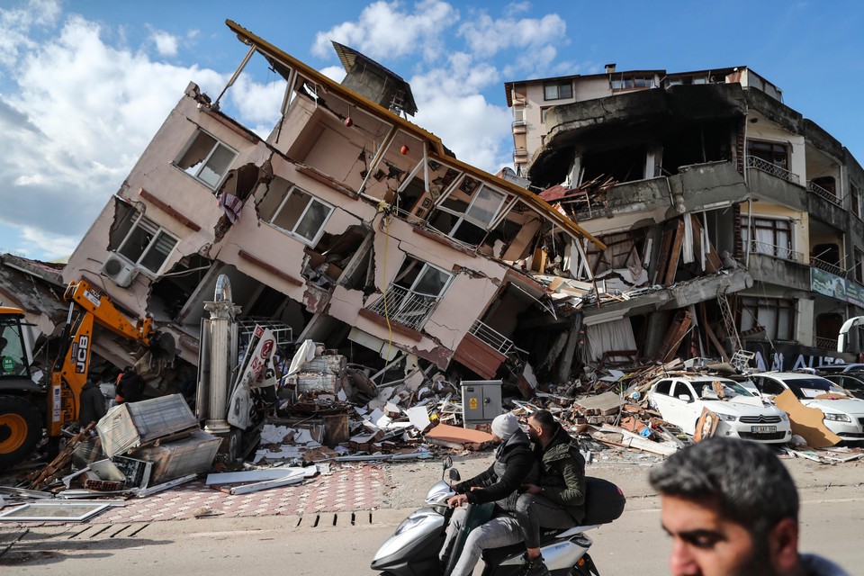Ingestorte gebouwen in Hatay, Turkije