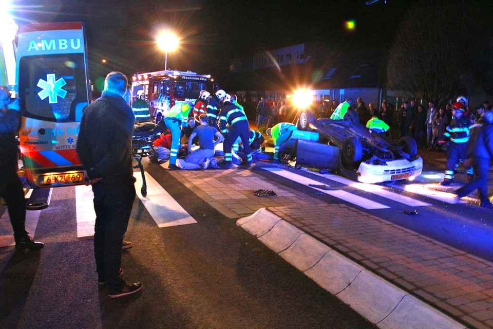 Drie zwaargewonden bij auto-ongeval Heerhugowaard. Foto's: DNP.NU
