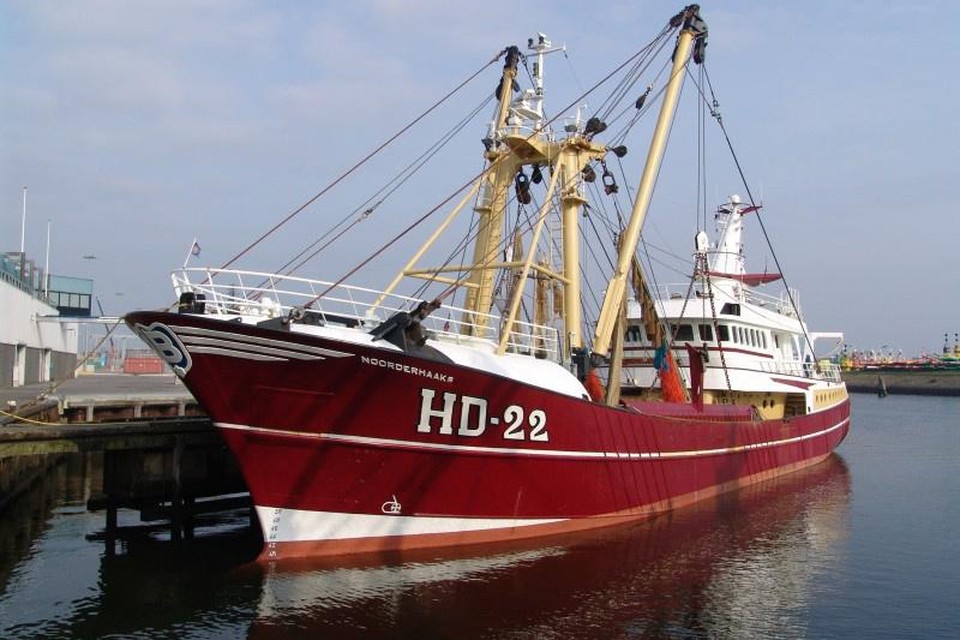 De HD22 in de Helderse haven. Het schip zou volgens Justitie zijn gebruikt voor de smokkel van cocaïne.