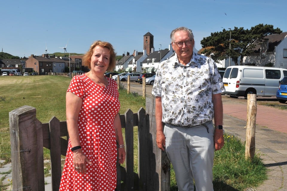 Jolanda van der Wal en Robert Koch slaan samen bruggetjes in Wijk aan Zee.