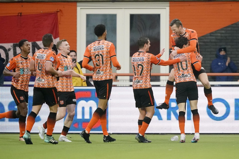 FC Volendam juicht.