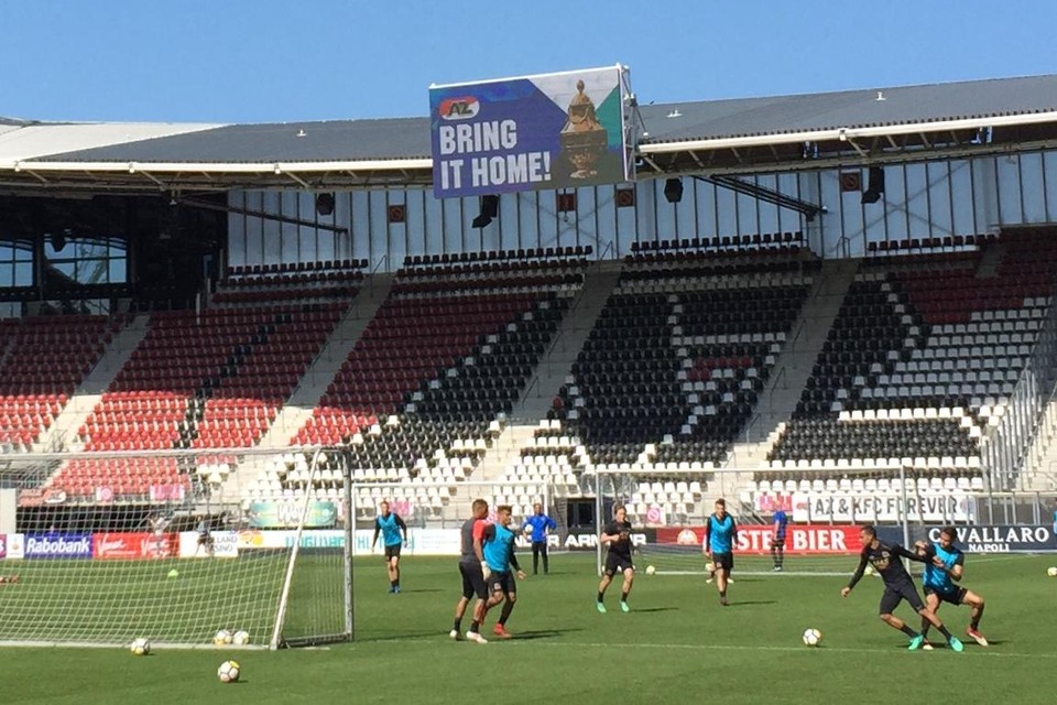 ’Bring it home’ was de boodschap aan de spelers van AZ tijdens hun laatste training voor de bekerfinale, zaterdagochtend in het stadion.
