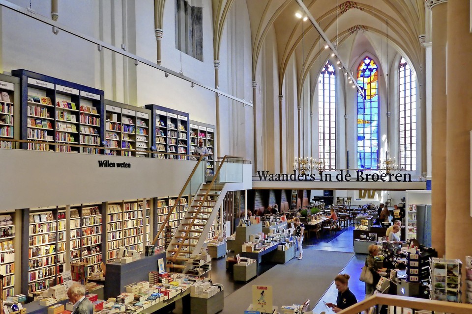 Boekhandel in de Broerenkerk in Zwolle.