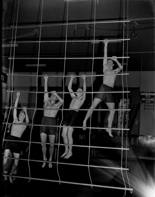 Klimmen in de gymzaal (1959).