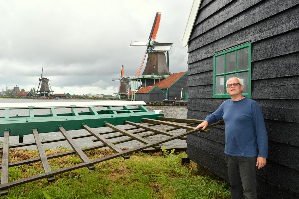 Martin Schaap, zelf ook molenaar, is blij met de goede staat van onderhoud van de molens.