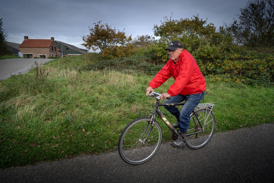 Ivo Kramer fietst door zijn geliefde Groote Keeten.